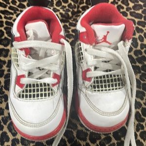 Jordan retro 4 6c fire red